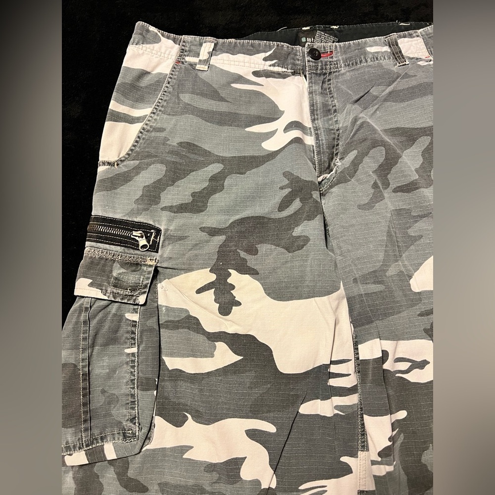 Vtg 90s No Boundaries Grey Camouflage Cargo Baggie Bermuda Men’s Shorts size 38 - Picture 3 of 5